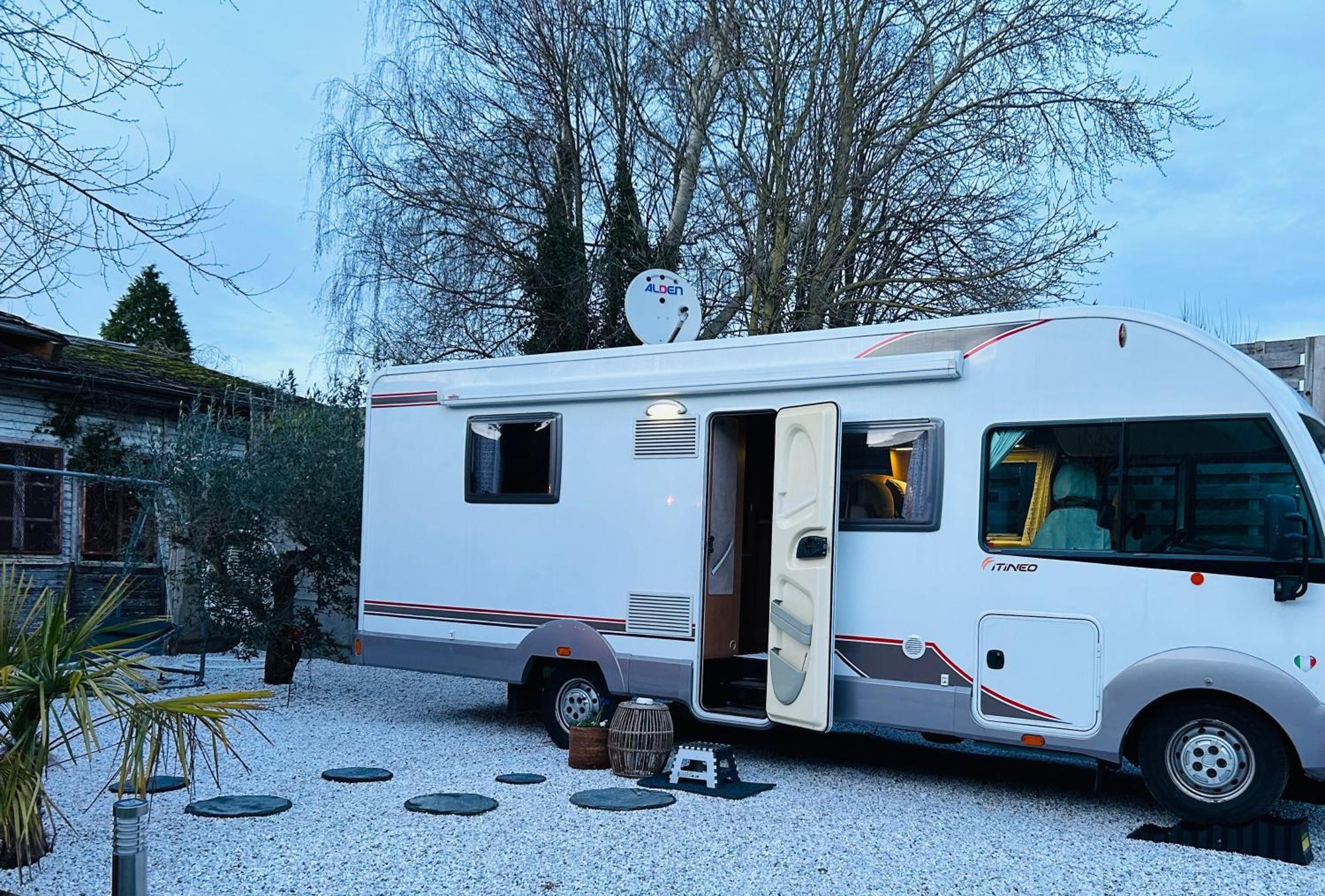 Terrain De Loisirs En Plein Centre De Lievin Camping Car Экстерьер фото