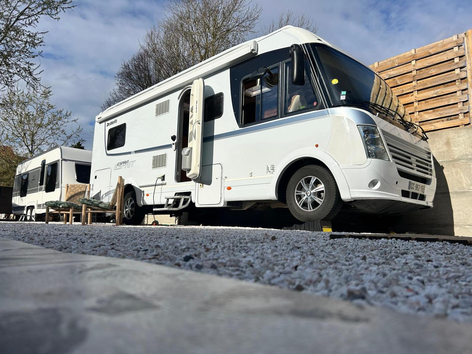 Terrain De Loisirs En Plein Centre De Lievin Camping Car Экстерьер фото